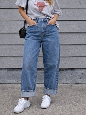 Old Navy Extra High Rise Wide Leg Jeans Cuffed Hem Straight Denim Jeans Women’s